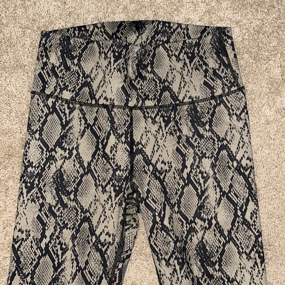 Fabletics Legging - Picture 2 of 4